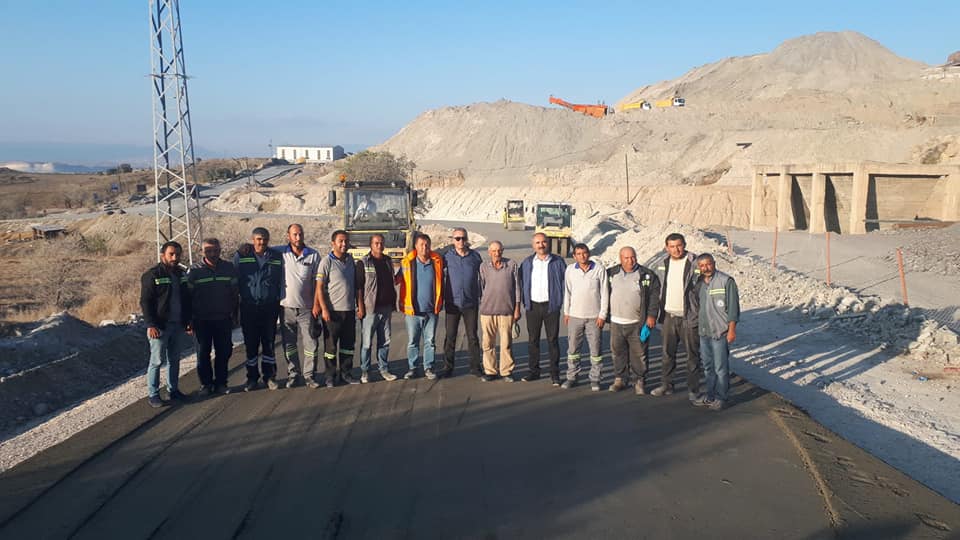 Kavak-Bahtiyar arası yolda beton yol uygulaması tamamlandı